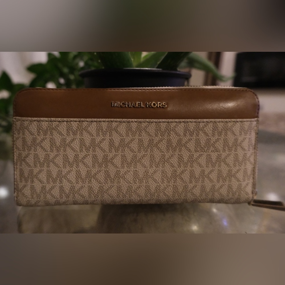 Michael Kors large logo continental wallet
